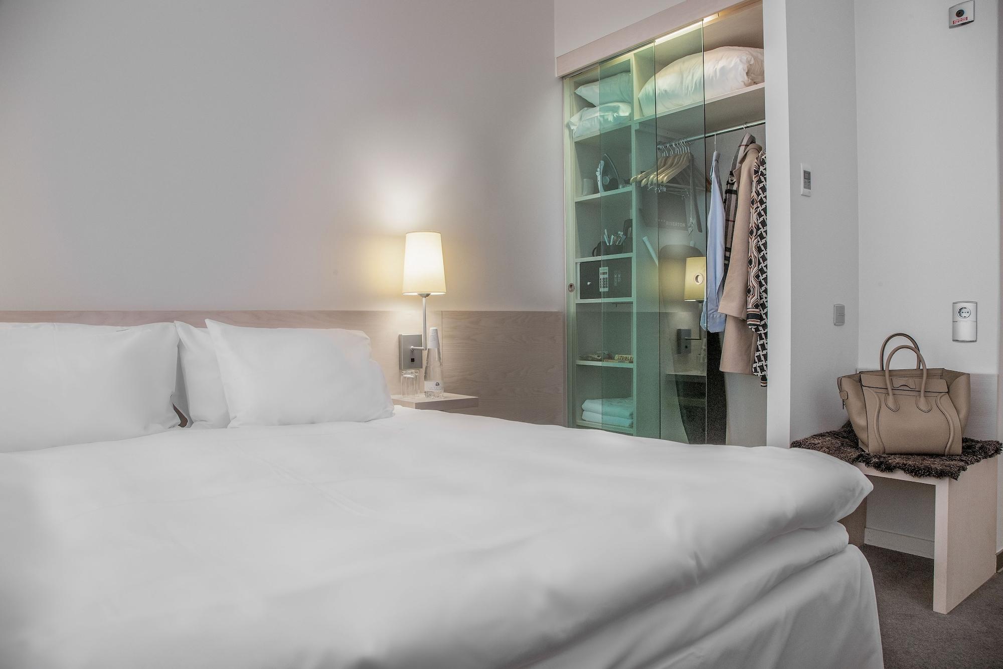 Hotel Riverton